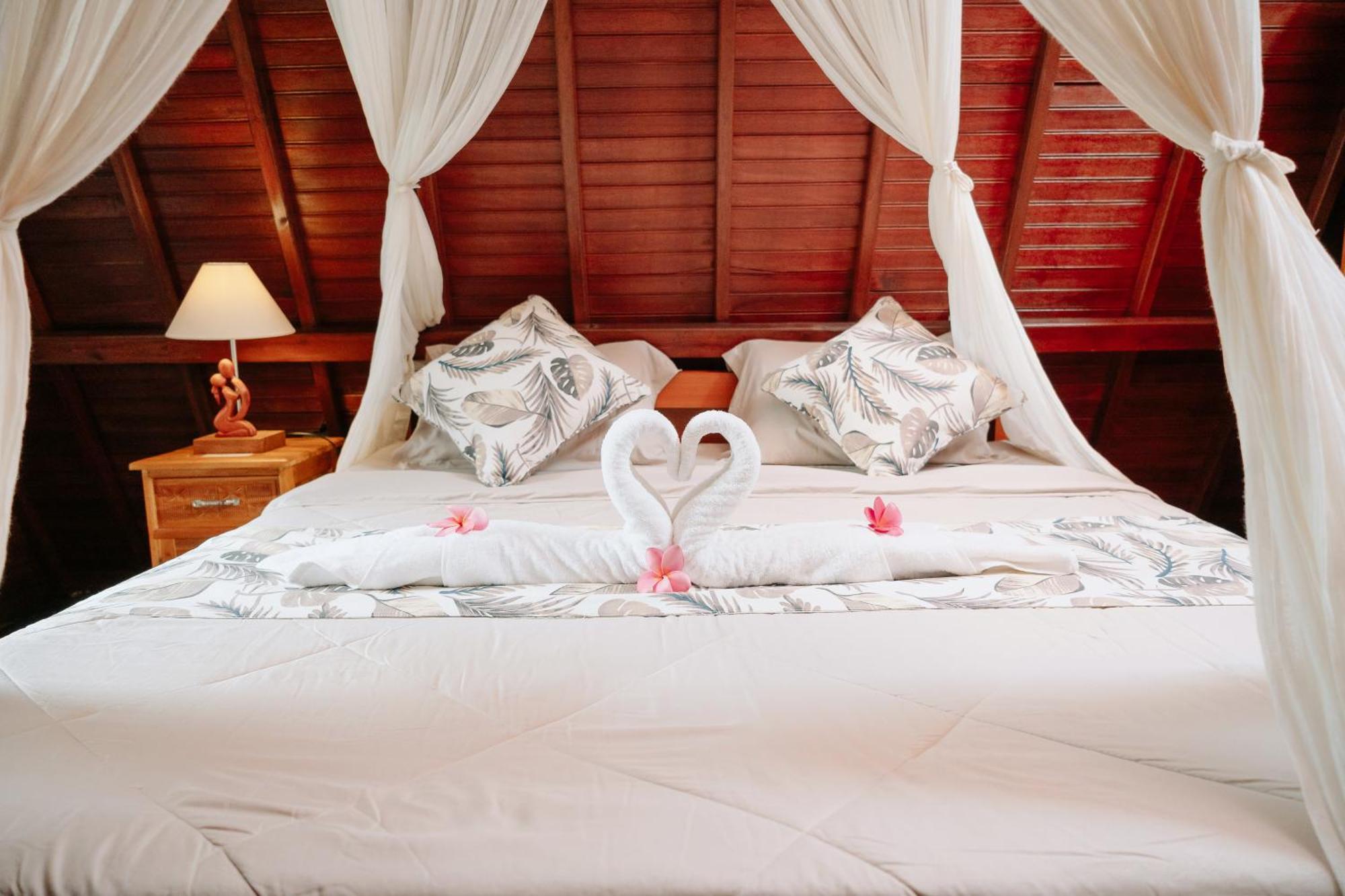 The Pyramid Ubud River Villas กีอันยาร์ ภายนอก รูปภาพ