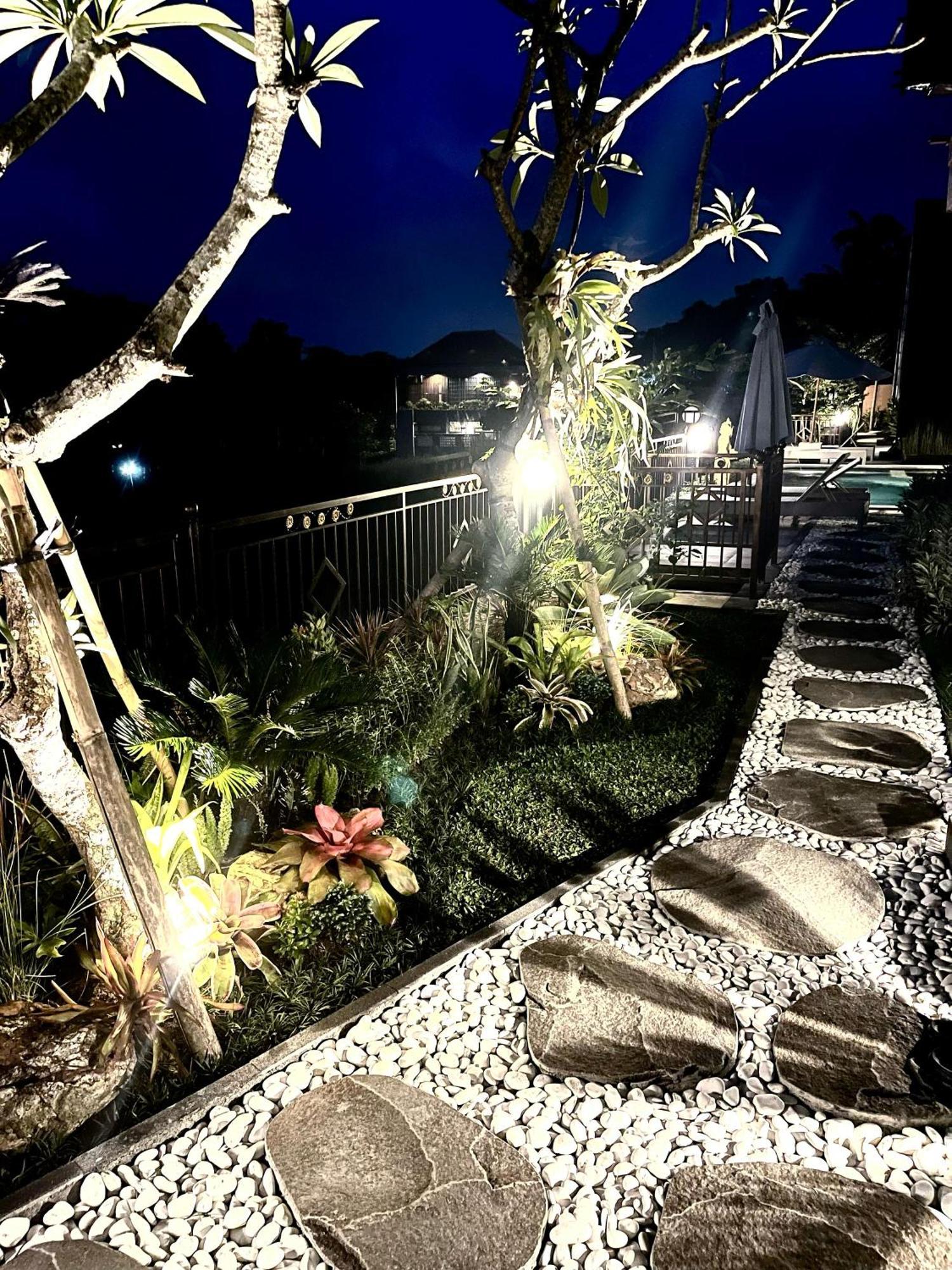 The Pyramid Ubud River Villas กีอันยาร์ ภายนอก รูปภาพ